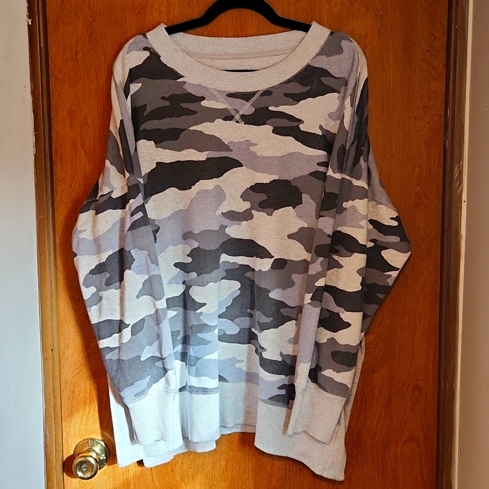 Aerie Camo Crewneck *limited edition*